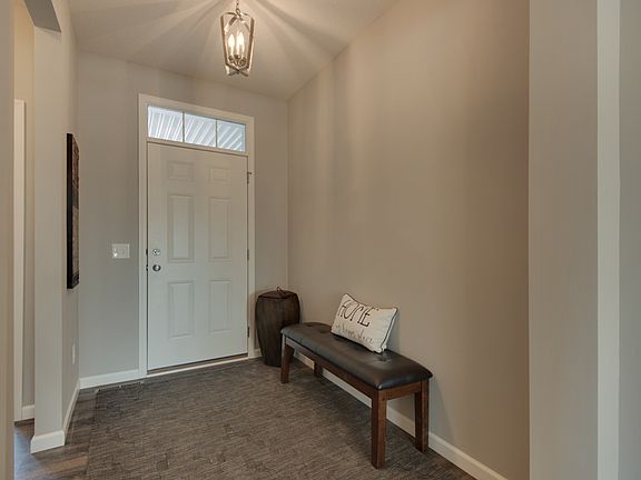 Photos of a similar Hemlock III home
