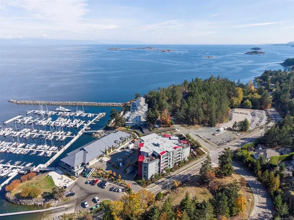 3529 Dolphin Dr #407, Nanoose Bay, BC V9P 9H3