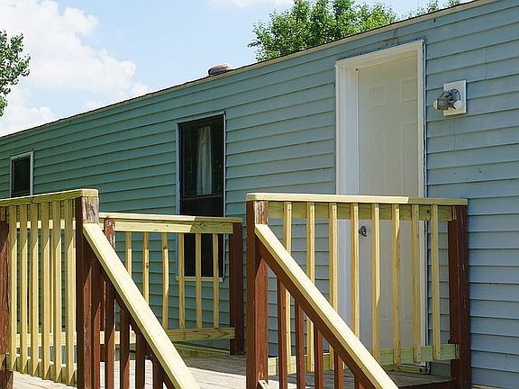3rd image of 49 Wood Dr