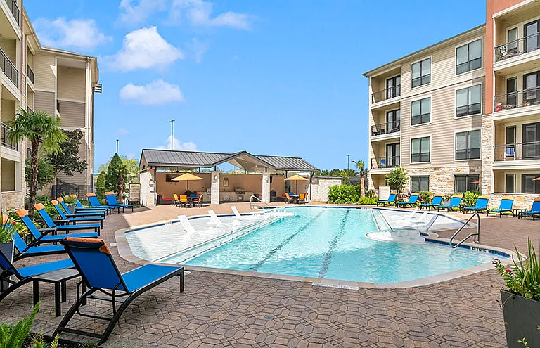 The Residences at Pearland Town Center Apartments — Photo 44