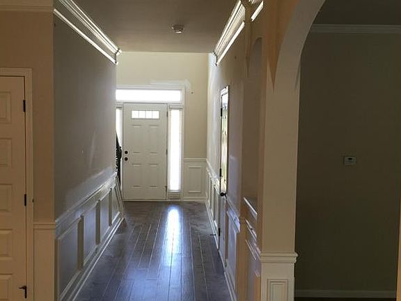 3rd image of 824 Nevis Way