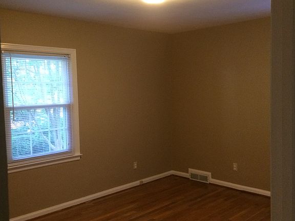 5th image of 107 Forestdale Dr