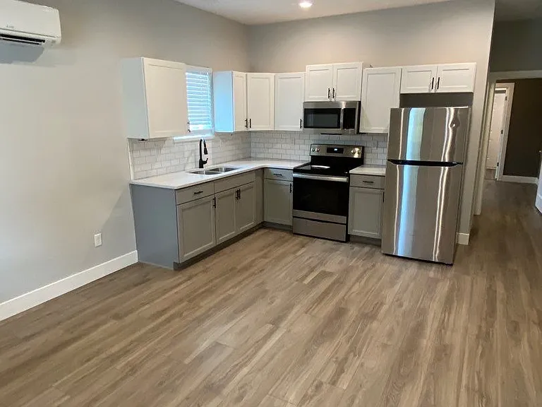 226 E Lorena Ave — Photo 6