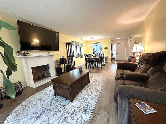 3rd image of 23 Highwood Dr Unit 23