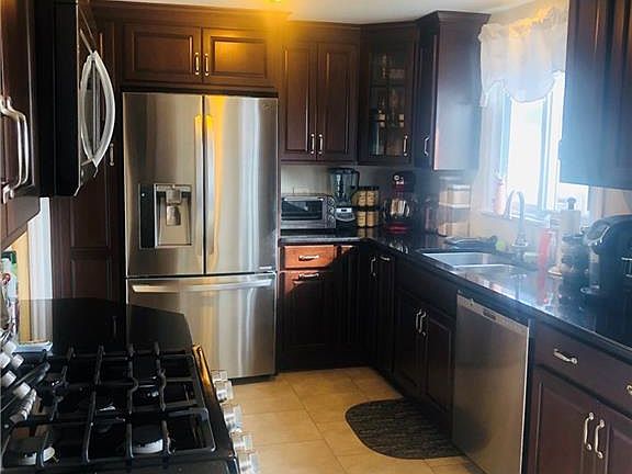 5th image of 216 Forbes Ave