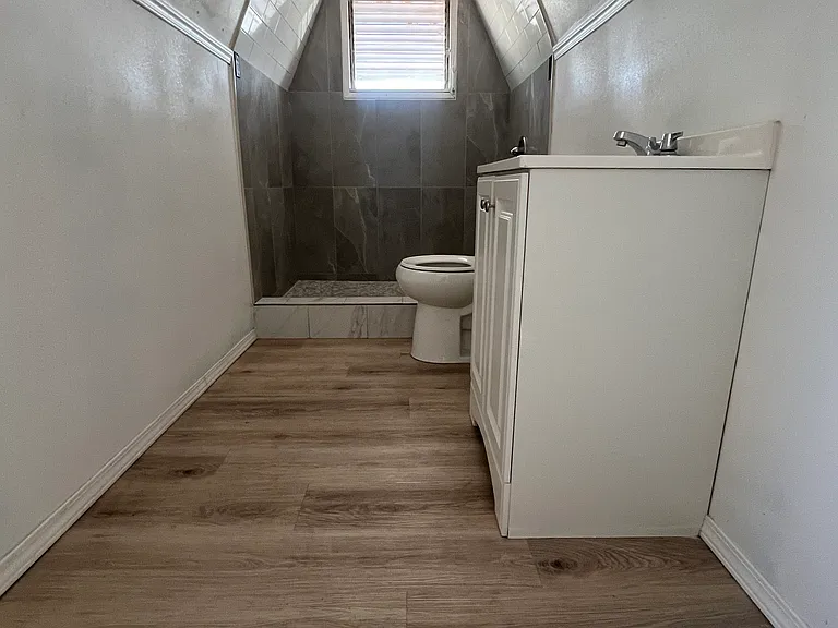 3343 E Del Mar Blvd #B — Photo 9