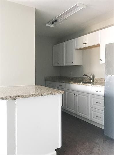 1st image of 1620 W Swan St #9