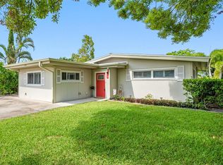 17605 1st St E, Redington Shores, FL 33708