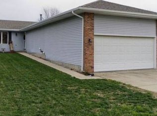 4046 Oakbrook Ct, Springfield, IL 62711