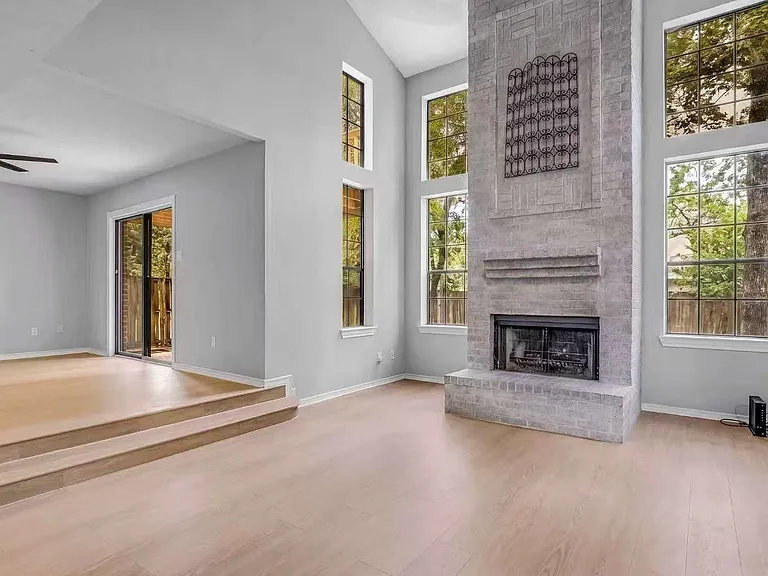 12303 Longfellow Dr — Photo 2