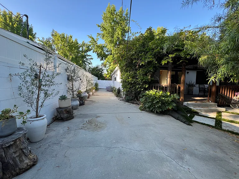 14605 La Maida St — Photo 12