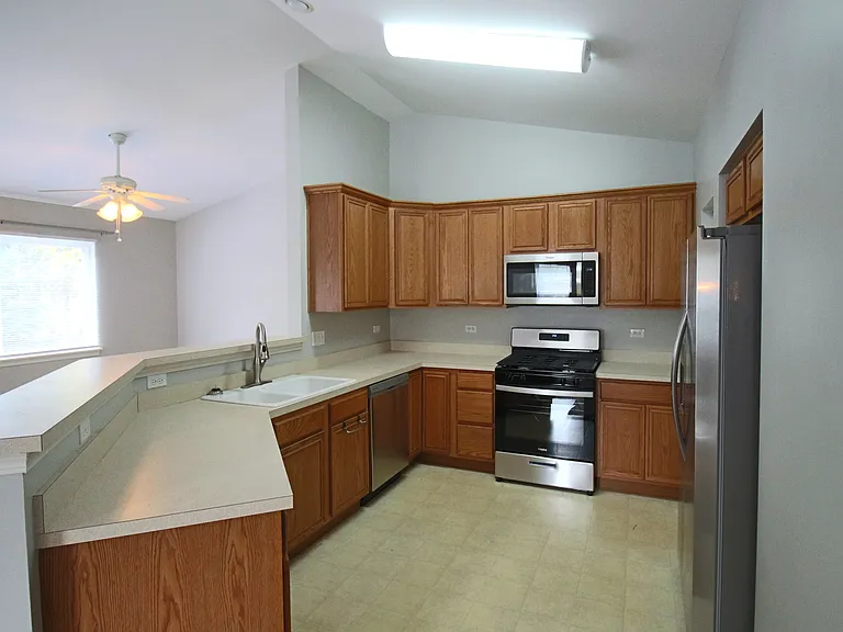 3165 Saganashkee Ln — Photo 9