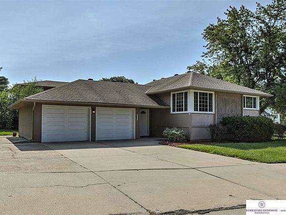 2nd image of 5845 S 91st St