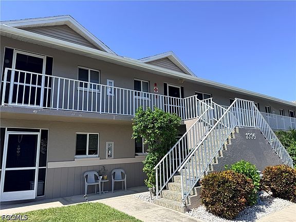 2nd image of 1339 SE 46th Ln Unit 8