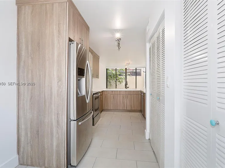 8124 SW 87th Ter — Photo 17