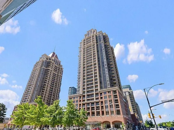 330 Princess Royal Dr #319, Mississauga, ON L5B 4P7