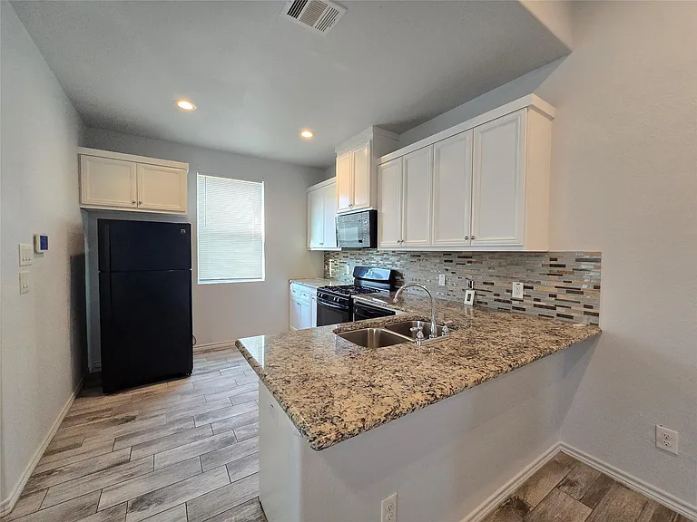4410 Larkspur St #A — Photo 6