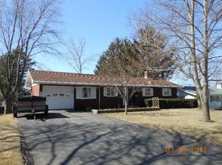 310 Maple Dr, Mount Horeb, WI 53572