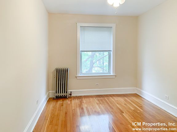 3rd image of 1607.3 W Berteau Ave #2