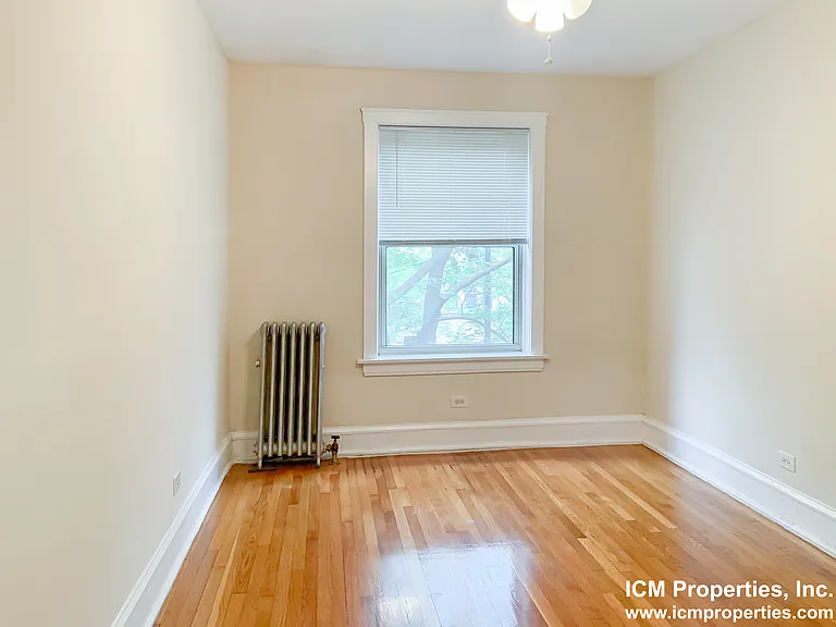 1607.3 W Berteau Ave #2 — Photo 3