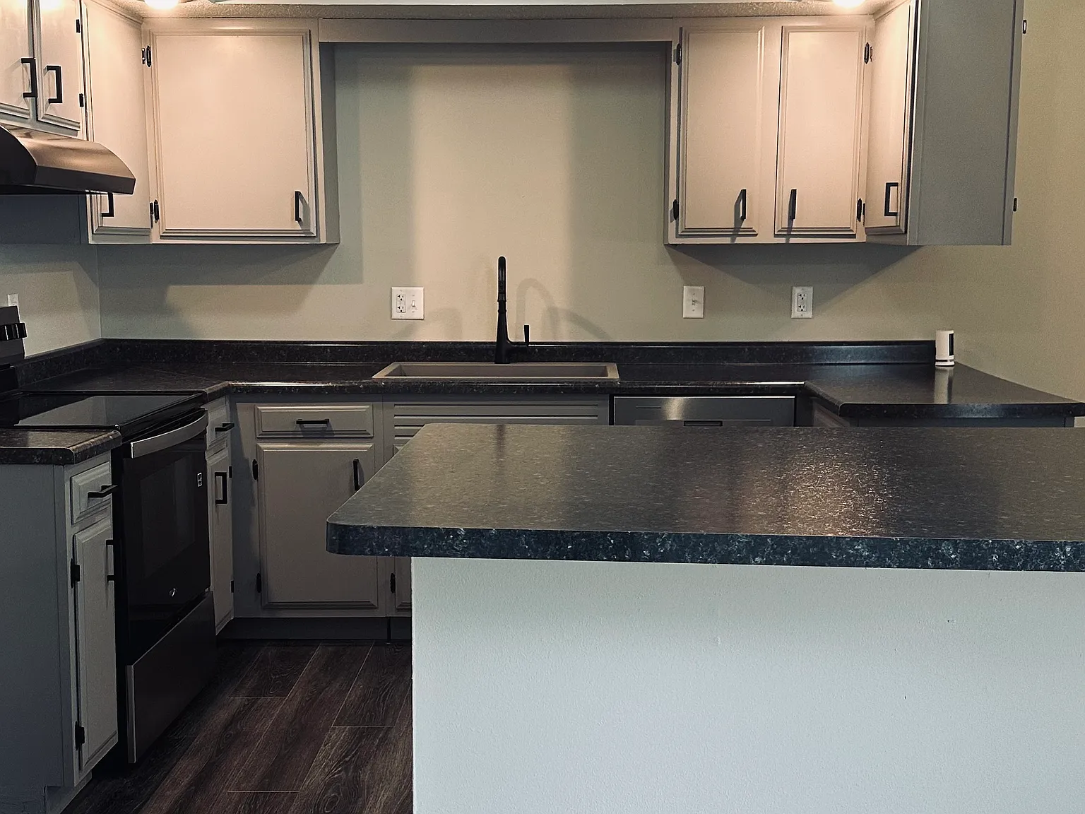 4420 Lori Dr — Photo 2