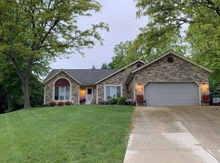 28868 Stone Ridge Ct, Waterford, WI 53185