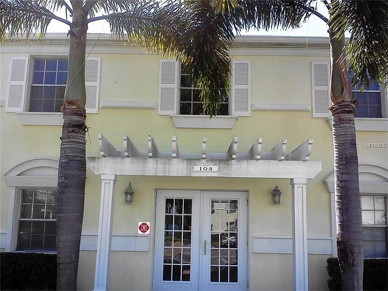 1st image of 104 Pompano Dr SE #A