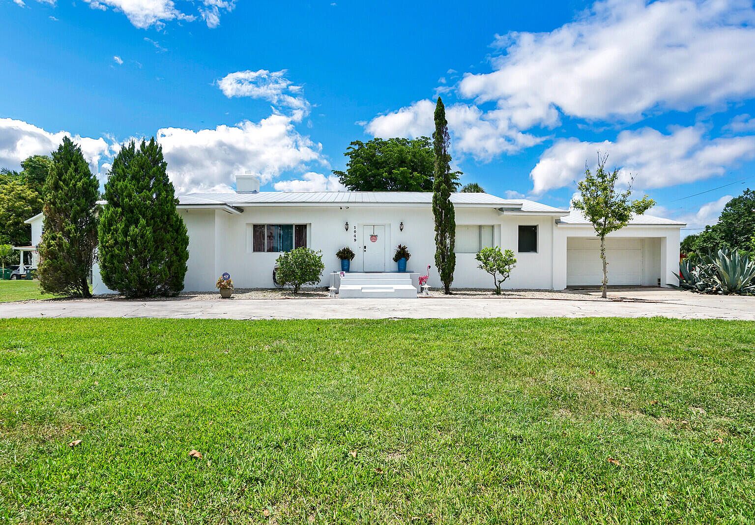 1049 E Main St, Pahokee, FL 33476 Zillow