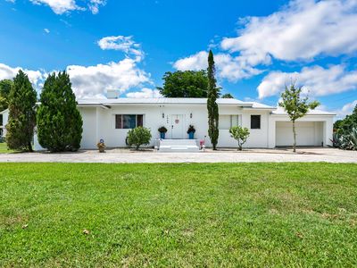 1049 E Main Street, Pahokee, FL, 33476