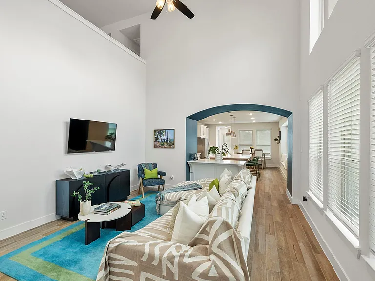15210 Cortines Ct — Photo 9