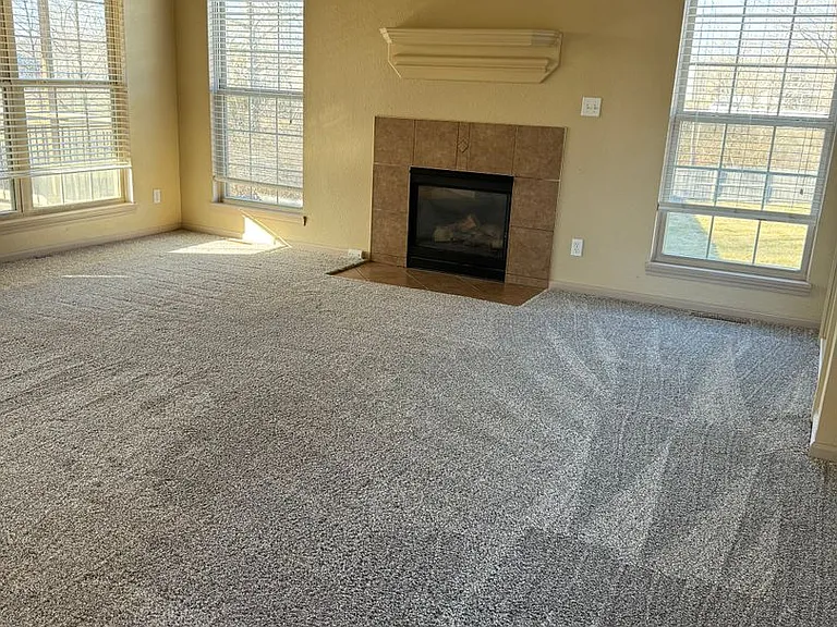 403 Camel Ct — Photo 2