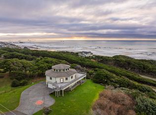 33320 Ophir Rd, Gold Beach, OR 97444