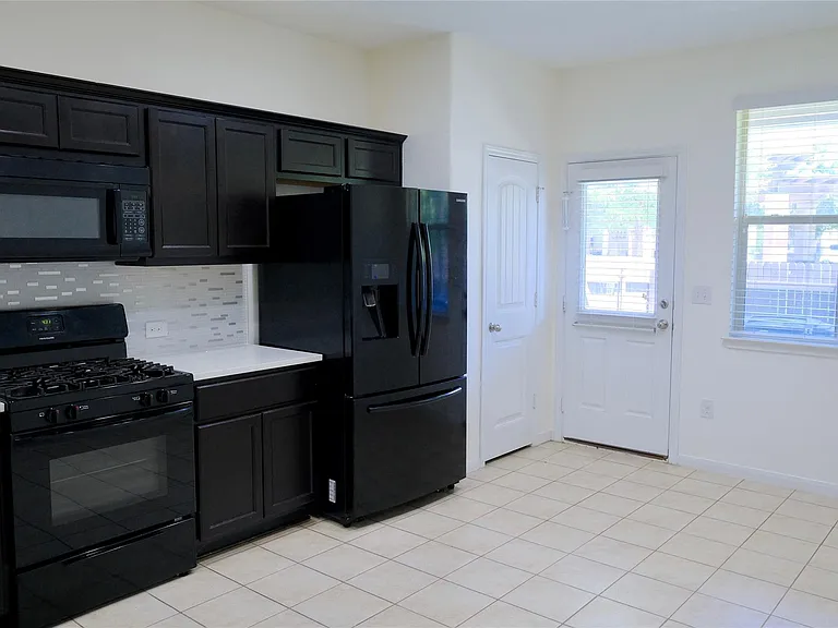 2880 Donnell Dr #801 — Photo 22