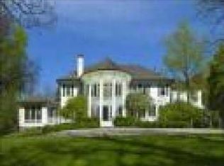 121 N Sheridan Rd, Lake Forest, IL 60045