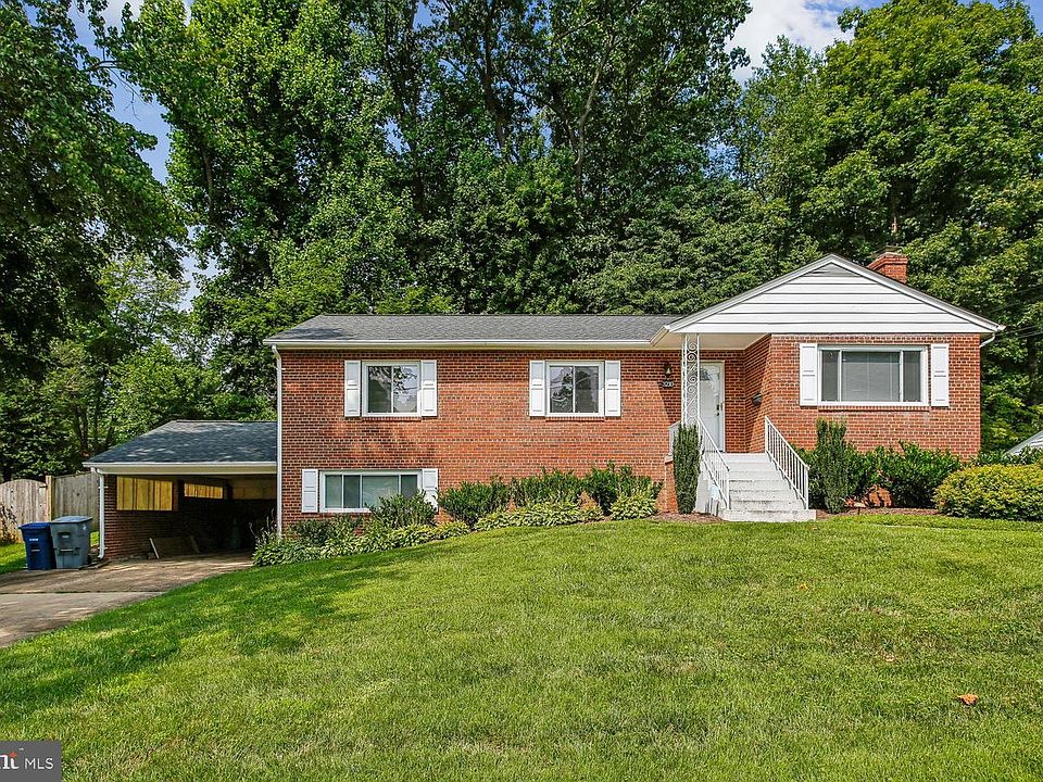 1st image of 3210 Patrick Henry Dr