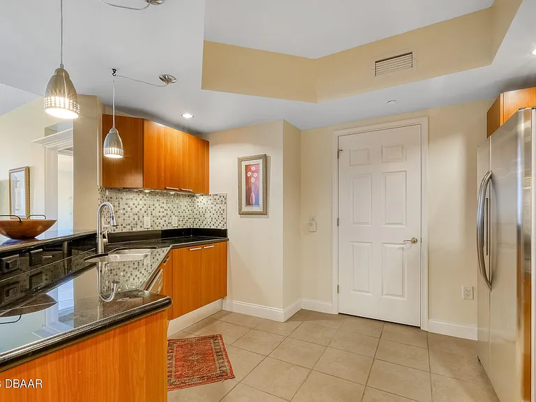 241 Riverside Dr #808 — Photo 12