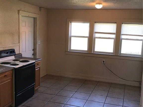 3rd image of 1104 Gilmore Ave
