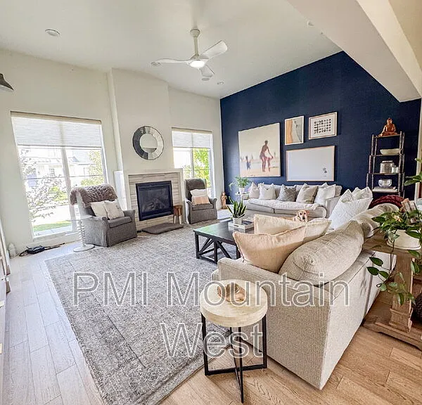 703 N 920 E — Photo 2