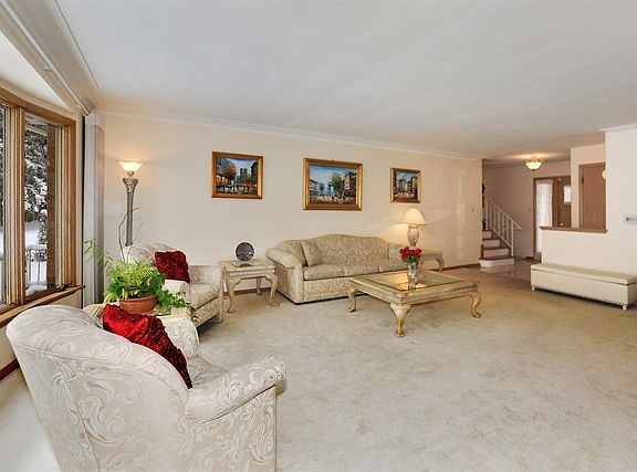 2nd image of 5856 N Lacey Ave