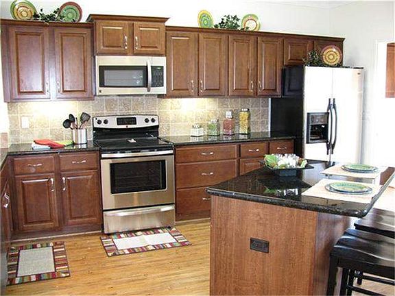 5th image of 357 Stone Hill Dr