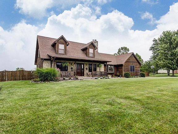 2nd image of 3050 Countryside Ln