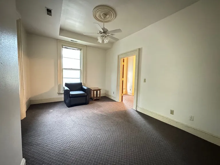 234 Langdon St — Photo 4