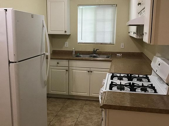 Sorry this refrigerator does not come with this unit.