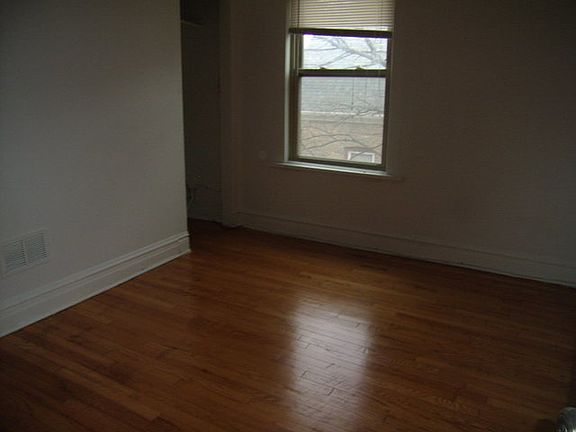 4th image of 701-703 N Taylor Ave