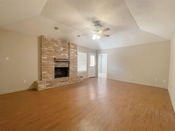 2nd image of 1922 Havenhouse Dr