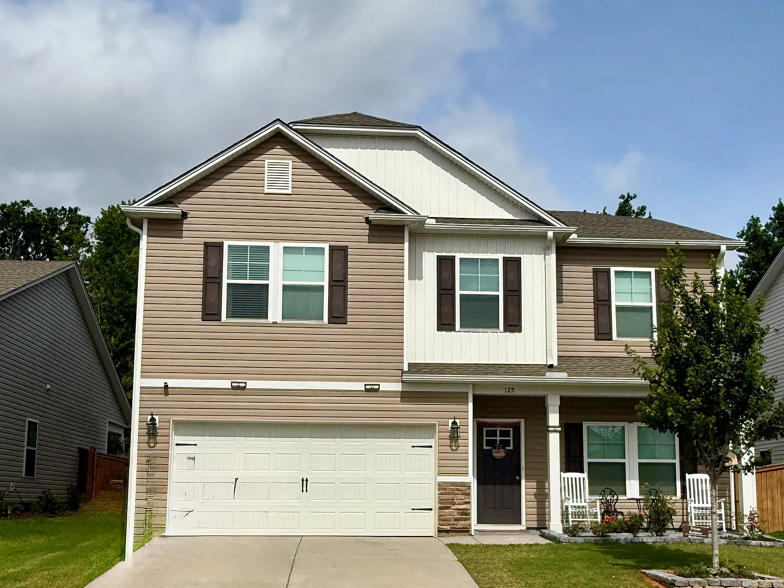 5 bed, 3041 sqft, $2,850 — Photo 1