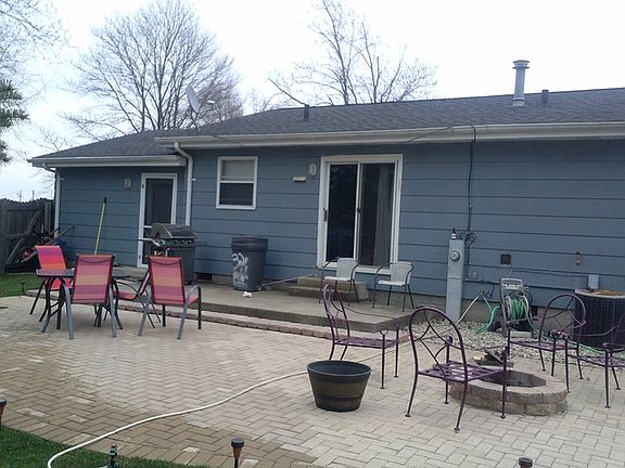3rd image of 436 S Ahlborn Dr