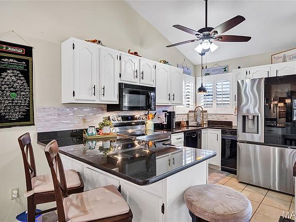 3rd image of 8616 Glenmont Ct