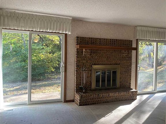 5th image of 2521 Malibu Dr