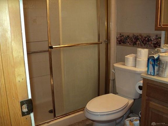 5th image of 304 S 1st St